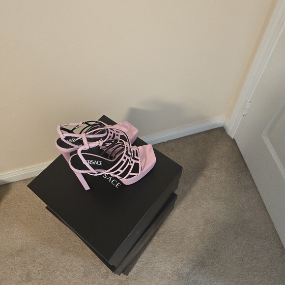 Brand New Women's Platform Sandals - Picture 5 of 7